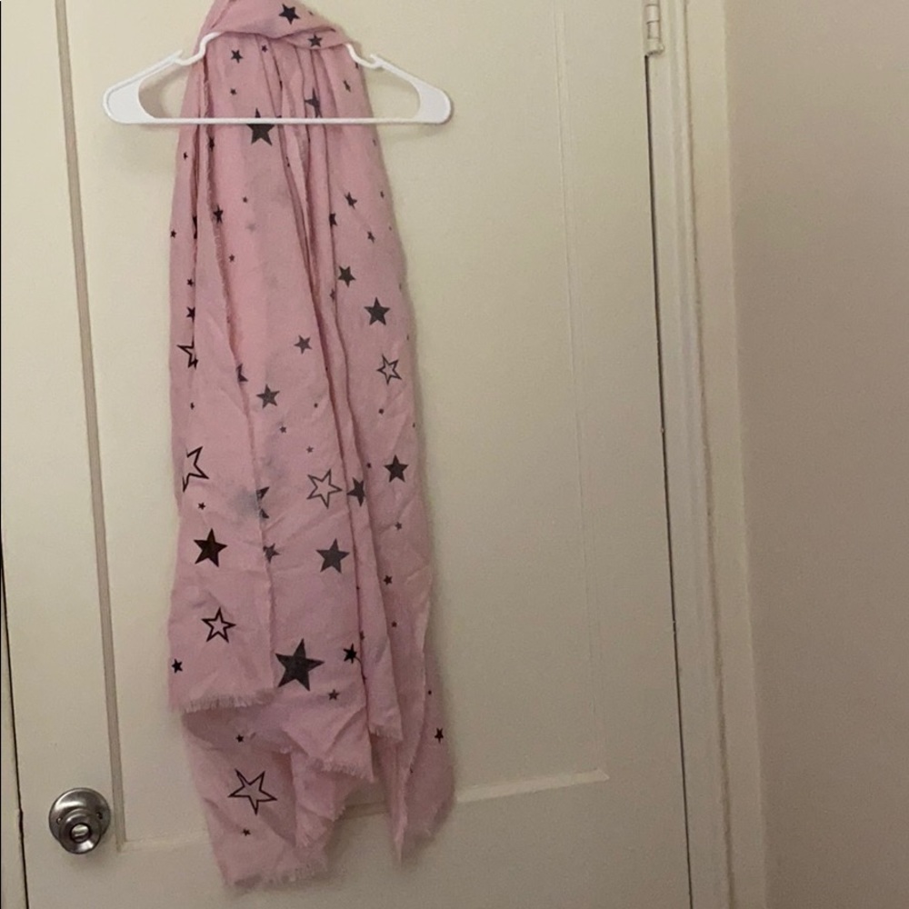 NWT Victoria’s Secret pink scarf 🧣 - Picture 8 of 11
